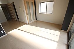 Ｓｈｅｔｌａｎｄ　ＣｏｕｒｔIII 3階1DKのリビング/ダイニング