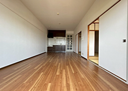 アームズ皆実 5階3LDKのリビング/ダイニング