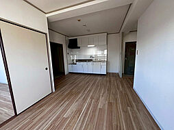 ビレッジ岩崎 7階2DKのリビング/ダイニング