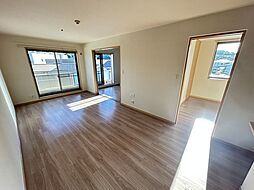 シャーメゾンＩ 3階2LDKのリビング/ダイニング