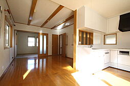 戸坂出江貸家 4LDKのリビング/ダイニング