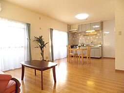 JR山陽本線 西条駅 徒歩26分の賃貸マンション 3階2DKのリビング/ダイニング