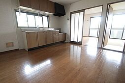 ドルフ井口台Ａ棟 2階3DKのリビング/ダイニング