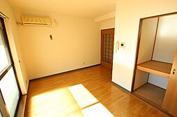 サンライズ五日市 4階1Kのリビング/ダイニング