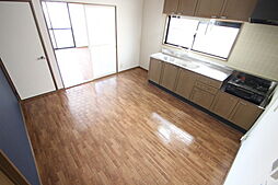 ジュネス新田B棟 2階3LDKのリビング/ダイニング