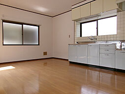 大利貸家 4LDKのリビング/ダイニング