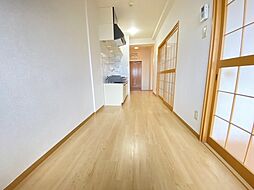 サンコウワークテソーロ 4階2DKのリビング/ダイニング