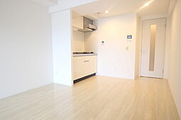 CREST CENTRAL BLDG. 8階1LDKのリビング/ダイニング