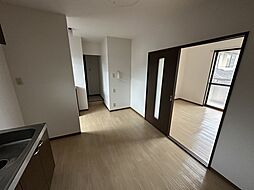 フォブール亀本 2階2DKのリビング/ダイニング