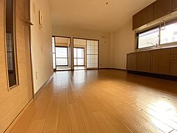 ハイカムール西 2階3LDKのリビング/ダイニング