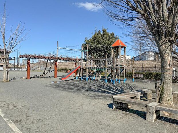 四ツ谷前公園迄860ｍ