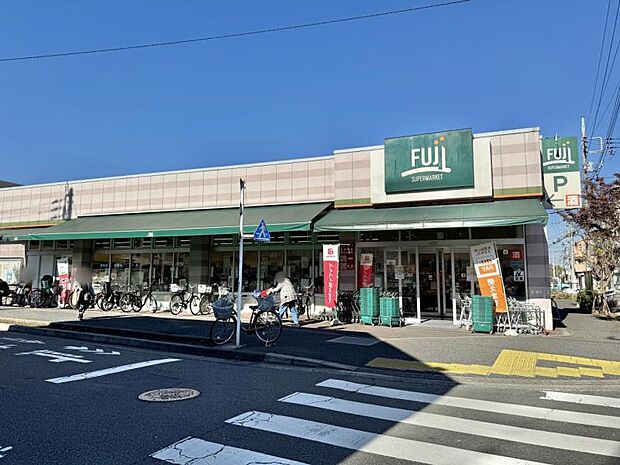 Fuji百草園店迄720ｍ