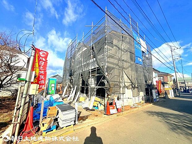 カースペース2台駐車出来ます。ご夫婦でお車所有されてる方にもオススメです。