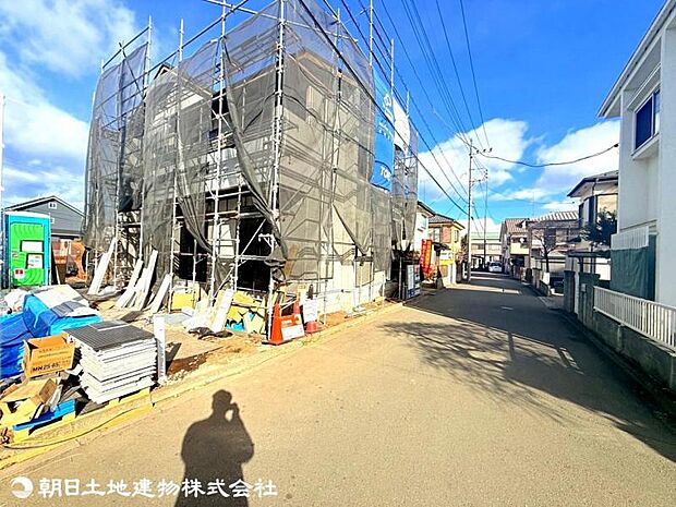 スーパーまで徒歩6分、コンビニまで徒歩7分！