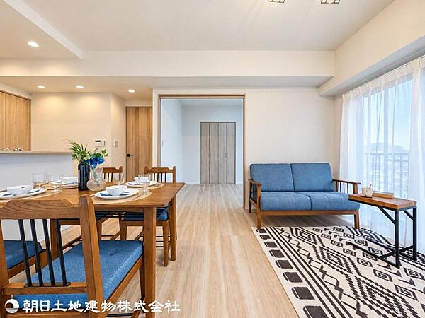 マンション前にバス停があり通勤通学に便利！