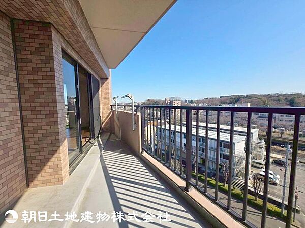 明るい空間でのびのび過ごせます