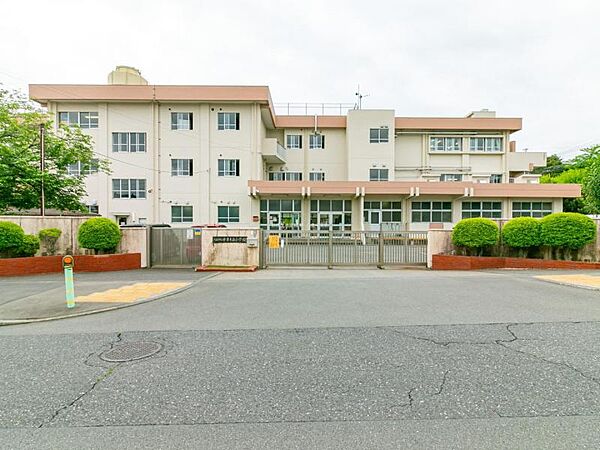 八王子市立宇津木台小学校迄850ｍ