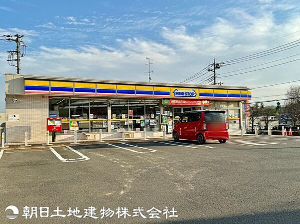 ミニストップ 元八王子2丁目店迄1450ｍ