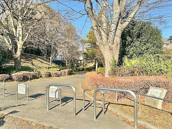 谷地川緑道迄220ｍ