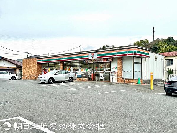セブンイレブン 八王子下柚木西店迄420ｍ