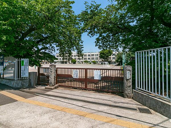 日野市立潤徳小学校迄790ｍ