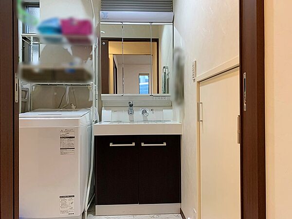 掃除もしやすい洗面化粧台で清潔に保てます
