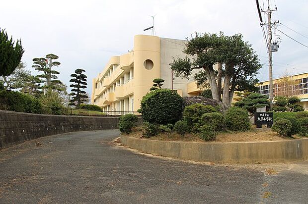 大草小学校（1400m）