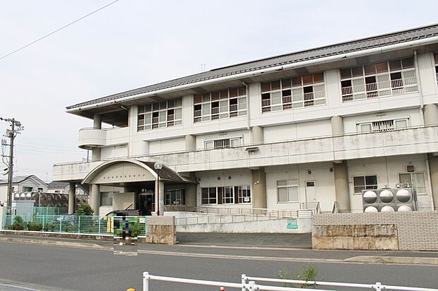 汐田小学校（830m）