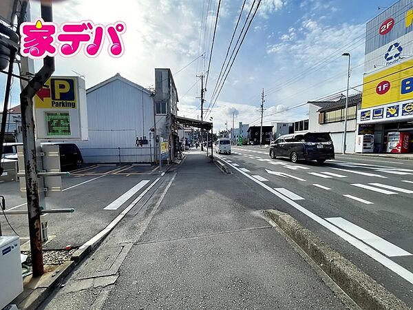 前面道路：西側約19ｍ幅（国道259号線）