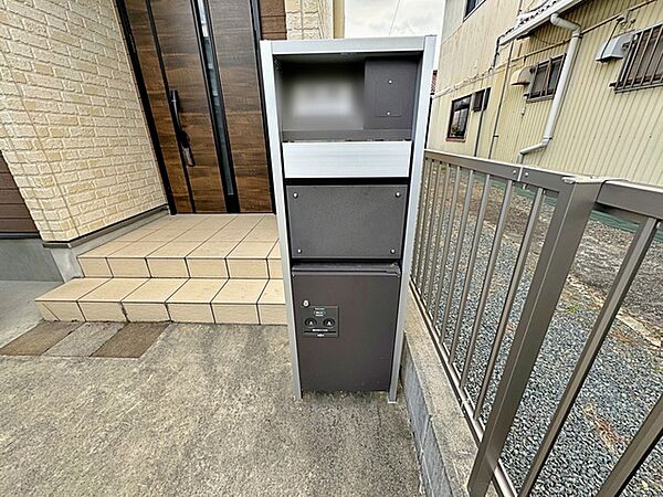 宅配BOXは不在時にも荷物を受け取ることができてとっても便利！