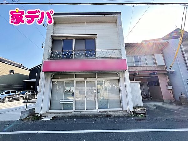 二川駅まで徒歩約11分、二川小学校まで徒歩約5分の立地！通勤通学に便利です。