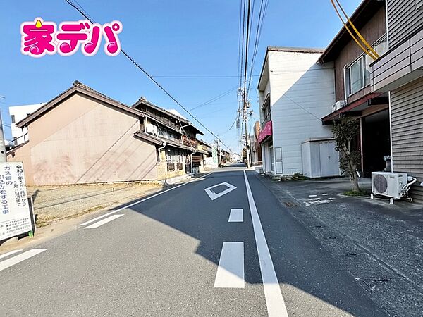 前面道路：北側約6.5ｍ幅