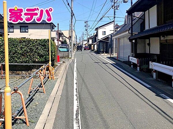 前面道路：南側約4ｍ幅