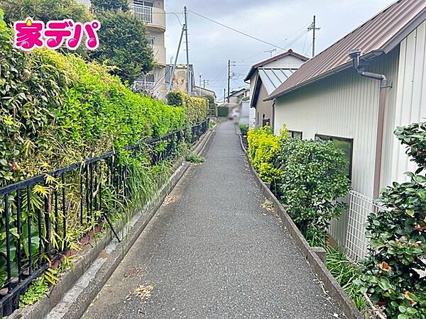 前面道路：南側幅員約1.8ｍ公道