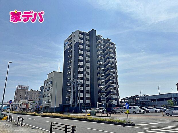 最上階角部屋の築浅マンションです。 豊橋駅まで徒歩6分で通勤通学に便利！