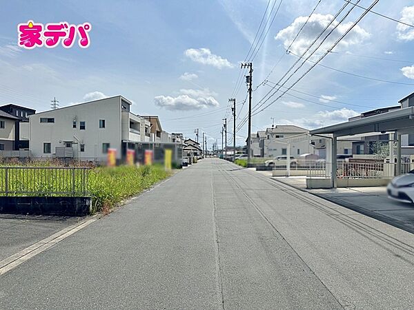前面道路：北側8ｍ幅