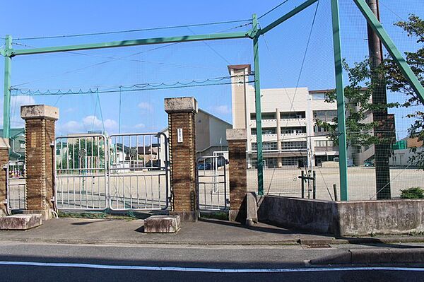 新川小学校（630m）