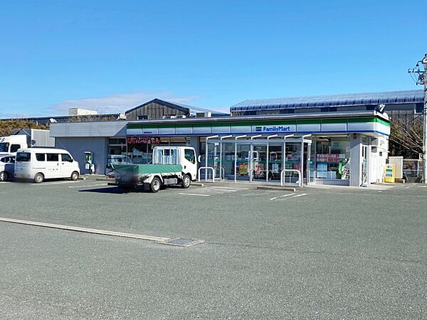 ファミリーマート豊橋問屋町店（1230m）