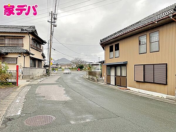 前面道路：南8.5ｍ幅公道 前面道路はゆとりの6ｍ！車通りが少なく、駐車が苦手な方でも安心の道路幅です