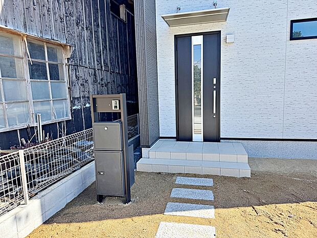 住まいの第一印象を決める明るい玄関