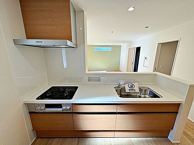 【キッチン】 お料理の用意や後片付けもスマートな対面キッチンお料理中もリビングのご家族と会話が弾みます