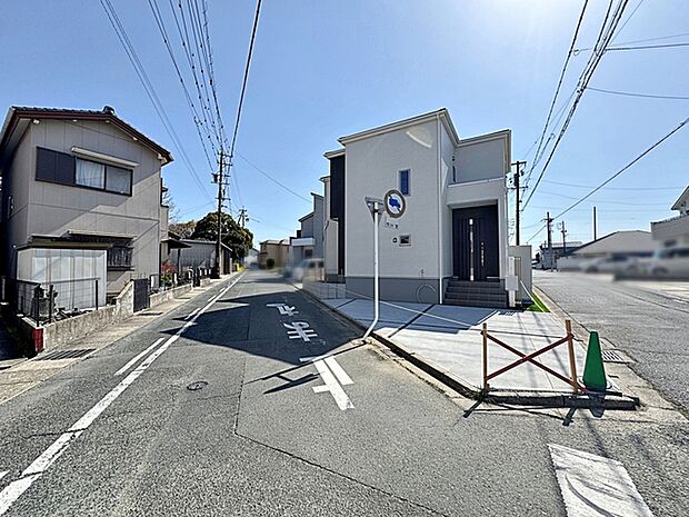 前面道路：北東側約6.2ｍ幅