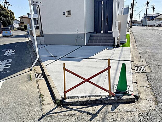 しっかり舗装もされているので、ベビーカーや自転車でも快適に通行できます。 