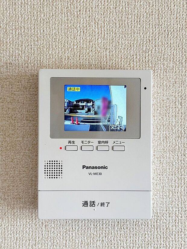 留守中の来訪者画像を自動で録画・保存できる録画機能を内蔵。防犯性に優れた安心のシステム。スッキリとしたデザインで、誰でも簡単に操作していだけます。