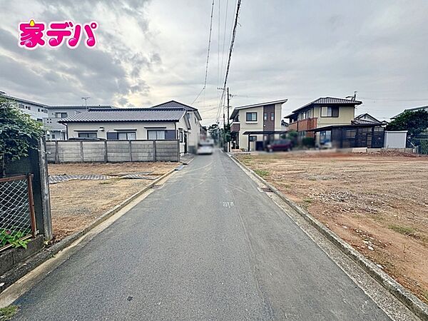 スーパーやドラッグストアが近くて毎日の生活に便利な立地です！