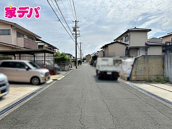 前面道路：北側約6ｍ幅