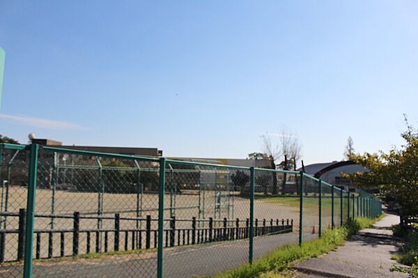 二川小学校（2300m）