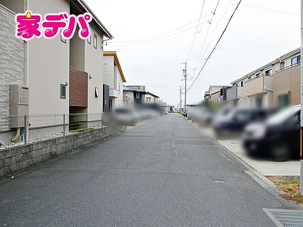 前面道路：北東側約6ｍ幅