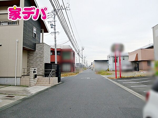 前面道路：北西側約6ｍ幅