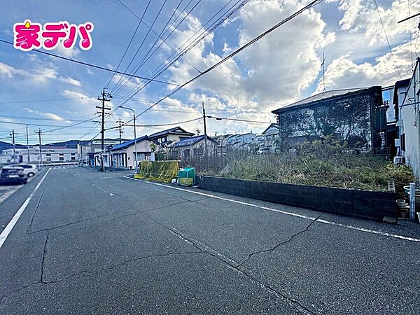 現地や周辺環境も一緒にご確認頂けます。現地ご案内致します。お気軽にお問合せ下さい。
